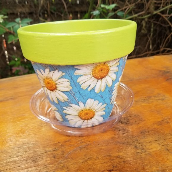 Hand Painted Green Trim 6" Flower Pot with Decoupaged Daisies on Blue Background - Picture 4 of 7